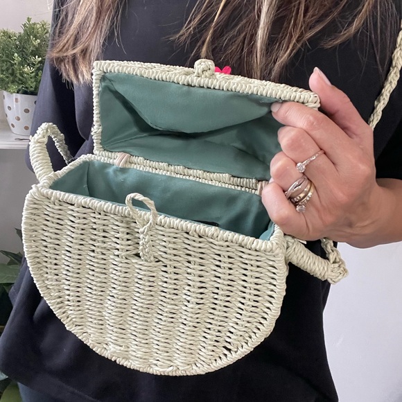 3 AM FOREVER women’s round green crossbody, fabric interior - Picture 5 of 17